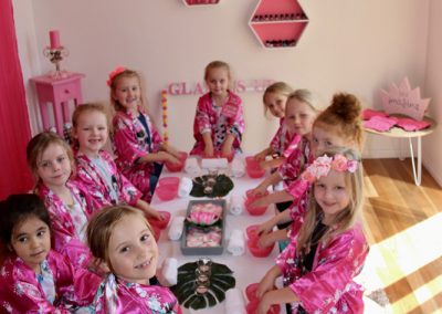 glam-us-up-p-girls-parties-10