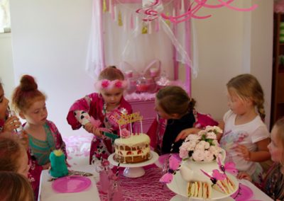 glam-us-up-p-girls-parties-43